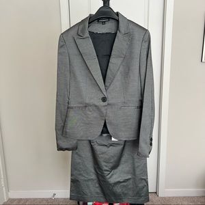 NWT Women’s Skirt Suit